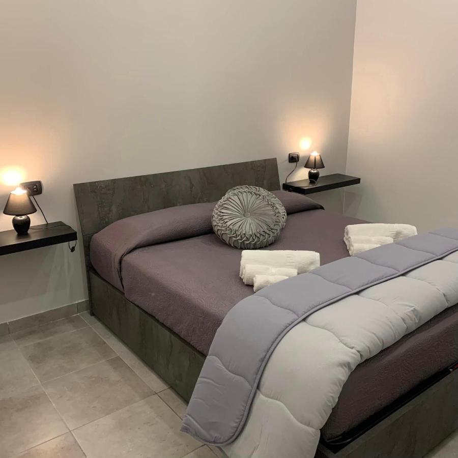 Miris Apartment Fast Comfortable Naples Airport Capodichino 25 Minutes Walk Self Check-In エクステリア 写真